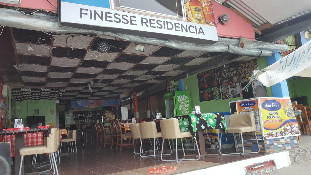 Hotel Finesse Residencia Cocktail Bar And Restaurant Puerto Galera Exterior foto