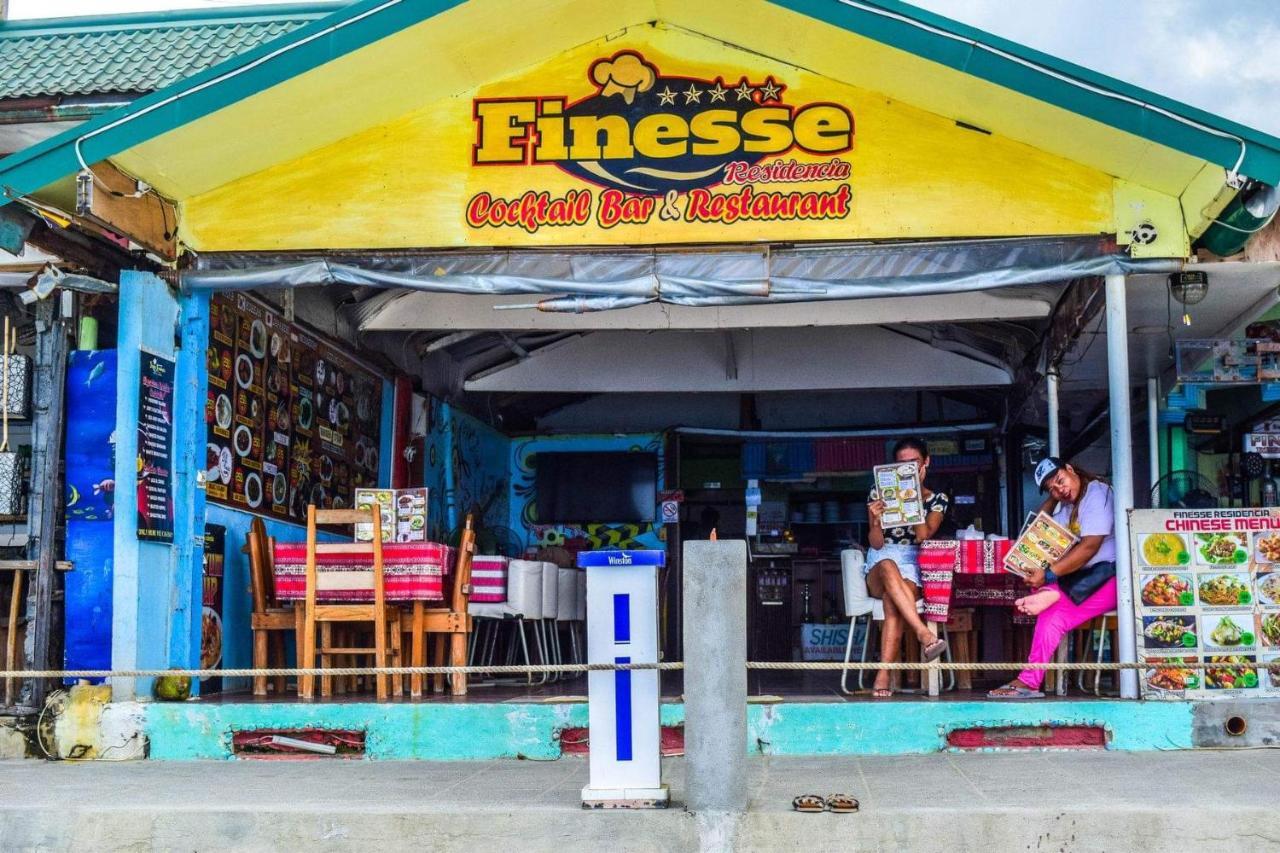 Hotel Finesse Residencia Cocktail Bar And Restaurant Puerto Galera Exterior foto